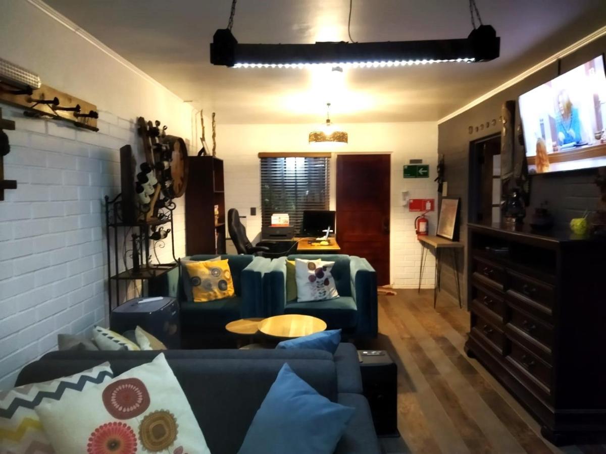 Casa Roble Anejo Bed & Breakfast Санта Крус Екстериор снимка